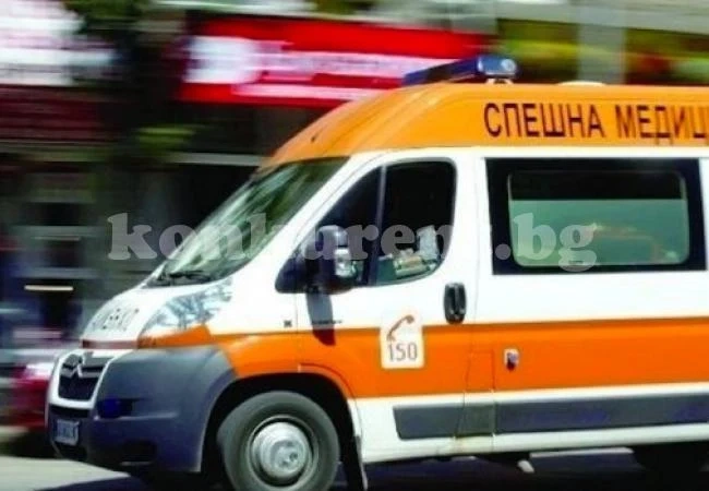 Руснак с триколка бясно влачи 2-годишна по крайбрежната алея на Бургас