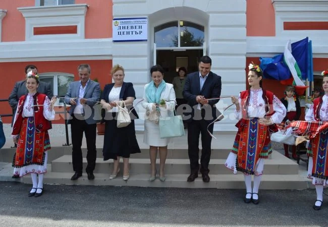 Министър Танева ряза ленти в Северозапада