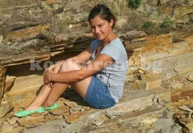 Цял месец няма следа от 21-годишната Мария