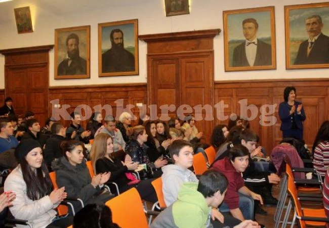 Видин губи 5 паралелки заради малко седмокласници