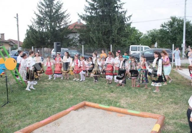 Откриха детска площадка в Кутово