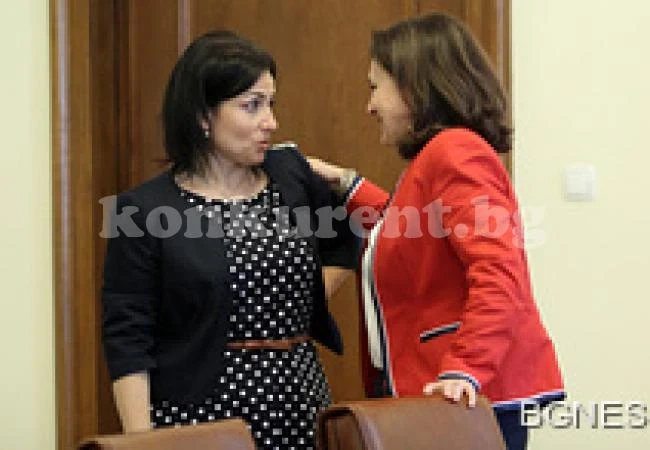 Танева прехвърли отговорността за липсата на средства за борба с градушките към Бъчварова и Горанов