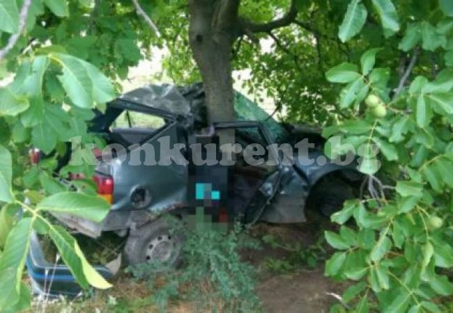 Бременна и приятелката й загинаха в катастрофата до Поморие, още една бере душа