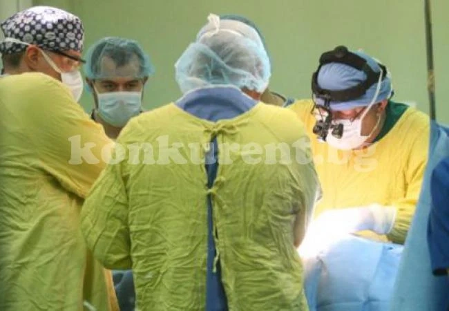 Оставаме без лекари, пенсионери въртят скалпела