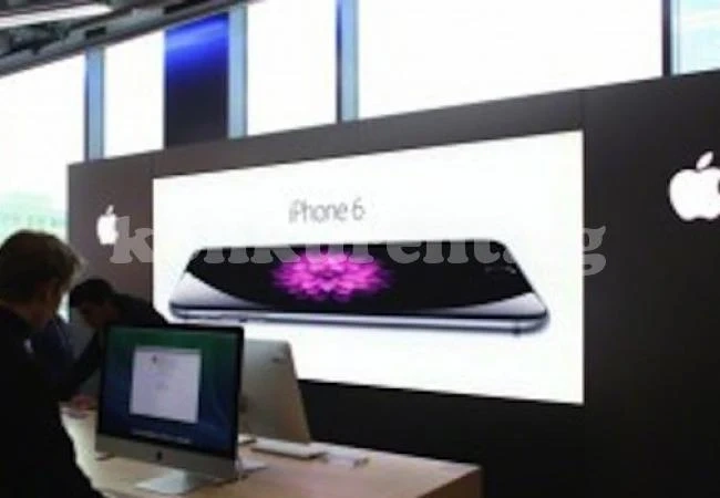 Обезпокоени гърци купуват компютри Mac и конзоли PlayStation