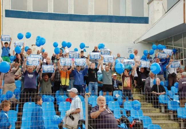 Фенове плащат по 4 лв. за мачове на „Огоста”
