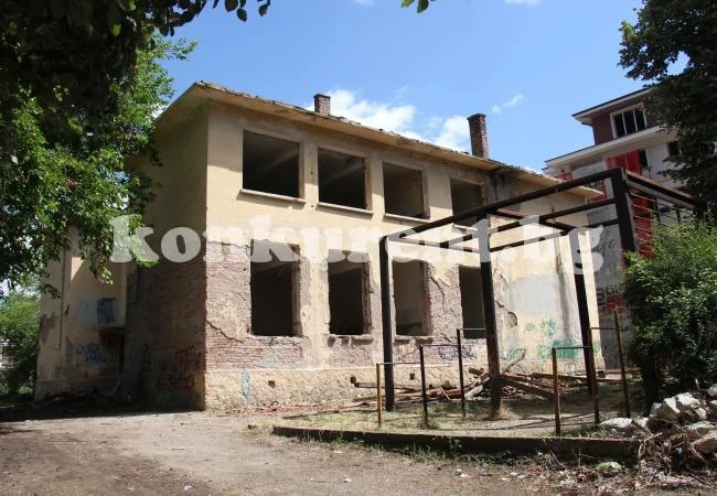 Столични фирми обзавеждат младежкия център във Враца