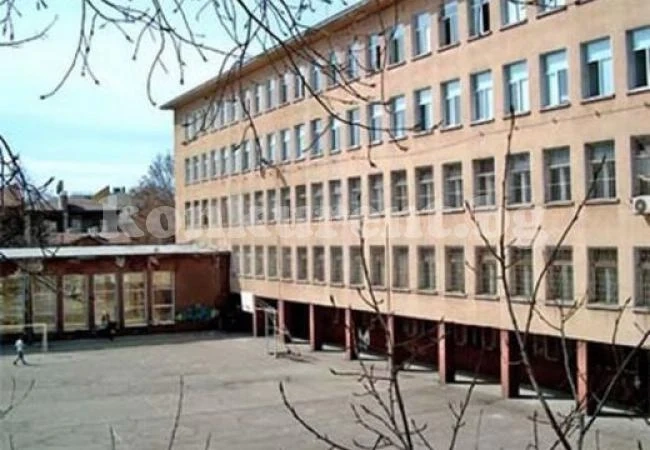 1015 празни места в гимназиите