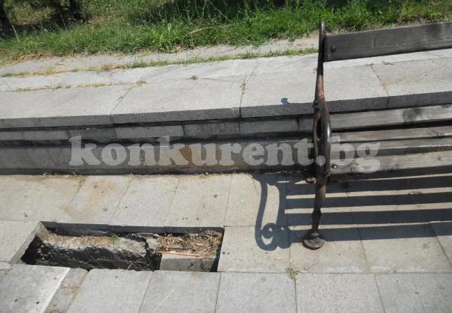 Аз, репортерът: Видинчани се спъват заради откраднати плочи