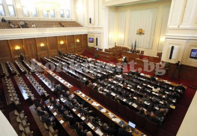 Парламентът ще решава дали да дадем пари на Гърция