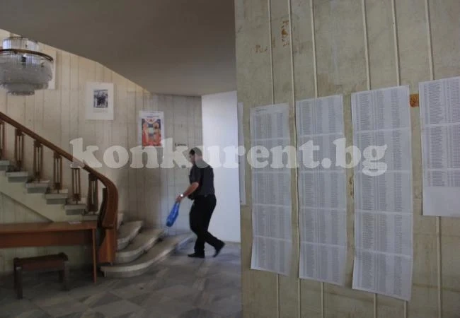 Езиковата гимназия във Враца загуби паралелката с руски