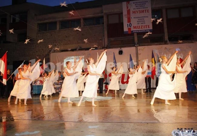 Балеринки от Враца се върнаха с награди от морето