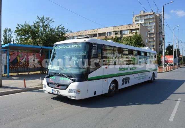 Пуснаха електробус във Враца