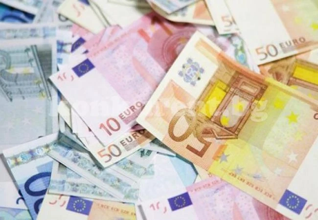 Танцьорка задигна 40 000 евро от бивше гадже – бизнесмен