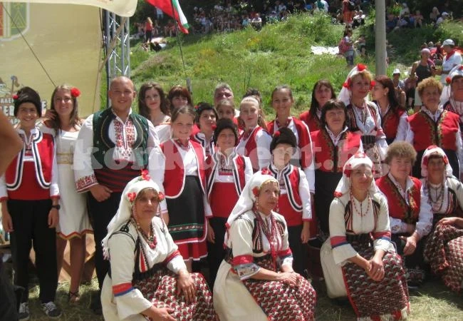 Самодейци от Оселна се върнаха от Рожен