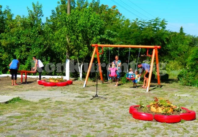 Децата на Враняк се радват на нова площадка 