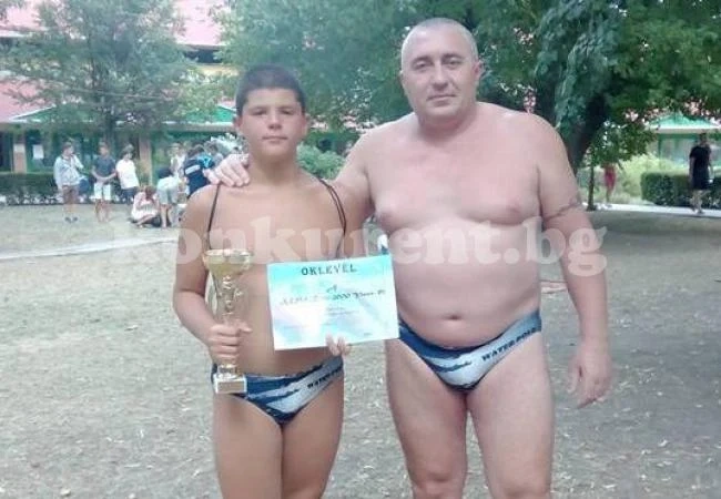 Ватерполисти се върнаха с трофеи от Сентеш