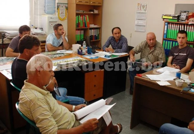 Чакат до последно Ком за IV дивизия, жребият е ясен