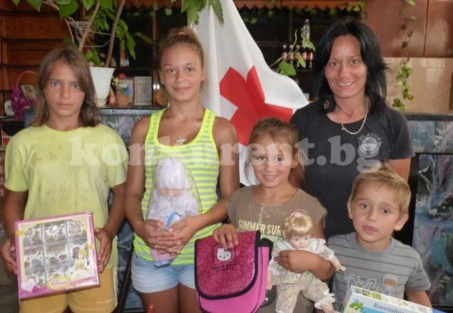 Социално слаби семейства от Мездра получиха помощ от Швейцария