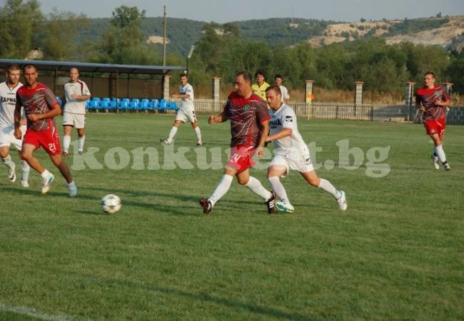Кариана сефтоса новия терен с 8:2, Кунчев черпи с уиски