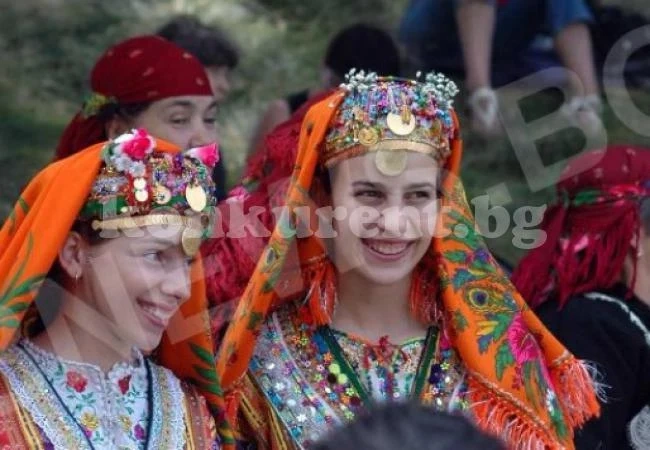 Без телефони и чалга на събора в Копривщица