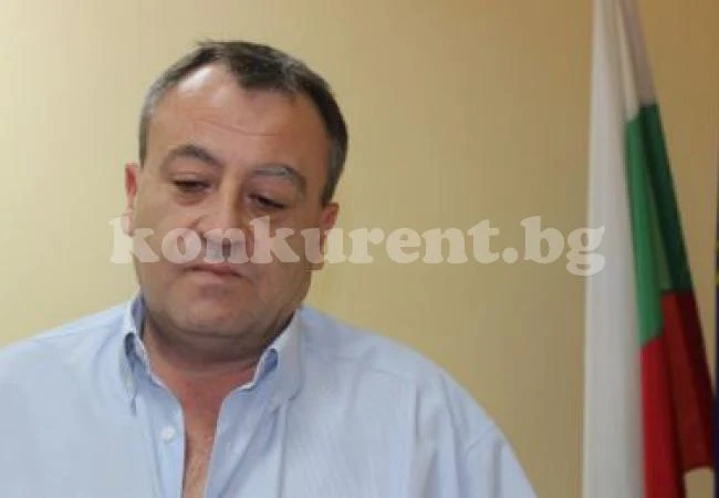 Уволниха областния, който катастрофира пиян