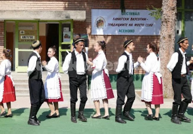 Самодейците от Бърдарски геран участваха в 2 фестивала за ден