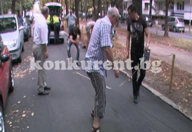 (Снимки) Моторист блъсна 6-годишно дете във Враца