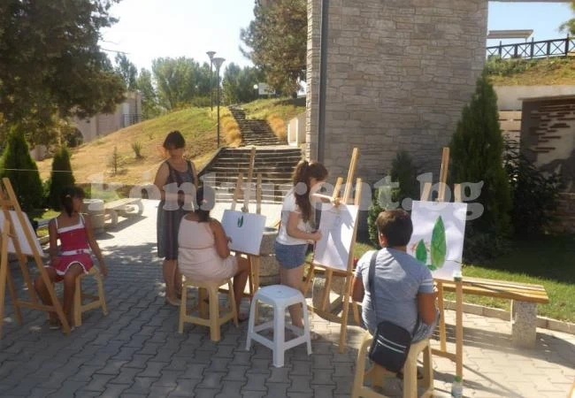 Хлапета рисуваха природата край Мездра