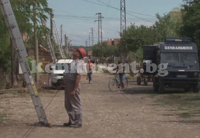 ЧЕЗ и жандармерия в акция срещу кражбите на ток в Бяла Слатина 