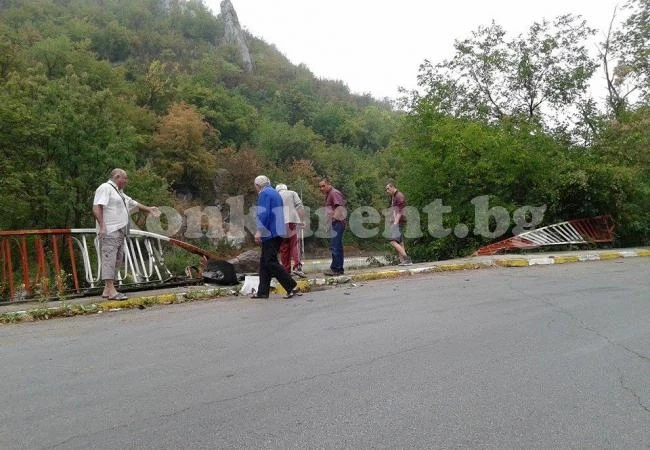 18-годишна катастрофира край Лева, избяга и заряза „Форд Мондео”