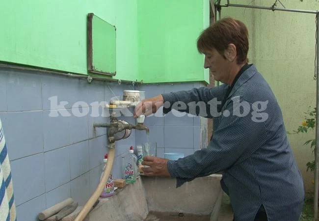 ВиК с информация относно открития червей във водата в Ребърково