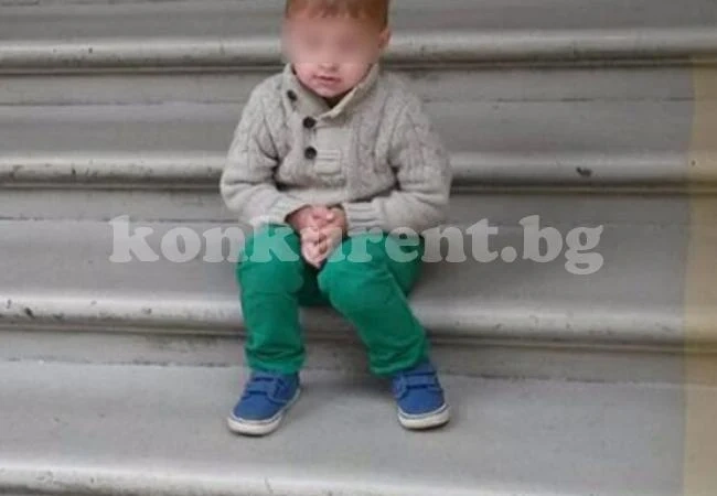 Кошмарно! Ескалатор раздроби крака на двегодишно момченце