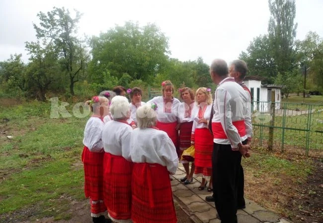 Фолклорен сбор събра певци и танцьори в Черкаски