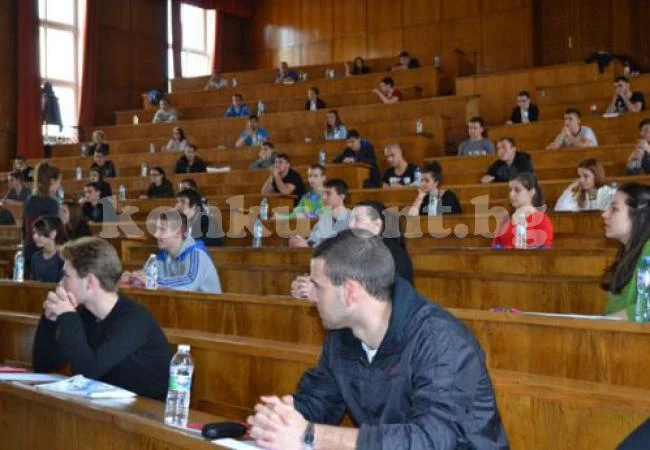 675 са свободните места в СУ \