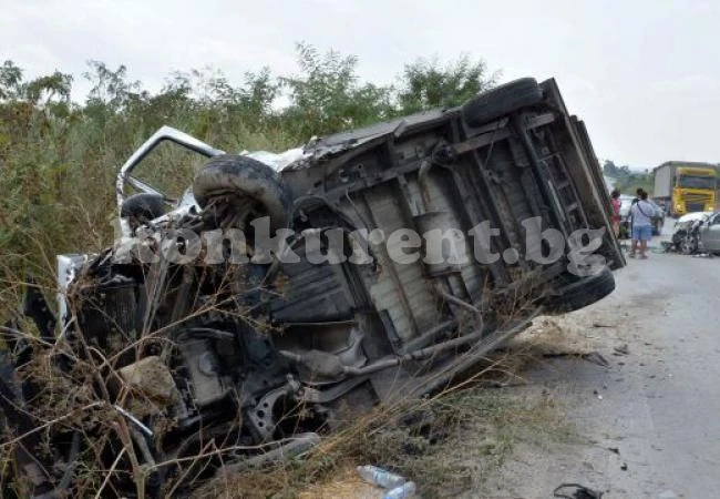 Двама българи загинаха в зверска катастрофа с турски гастарбайтери