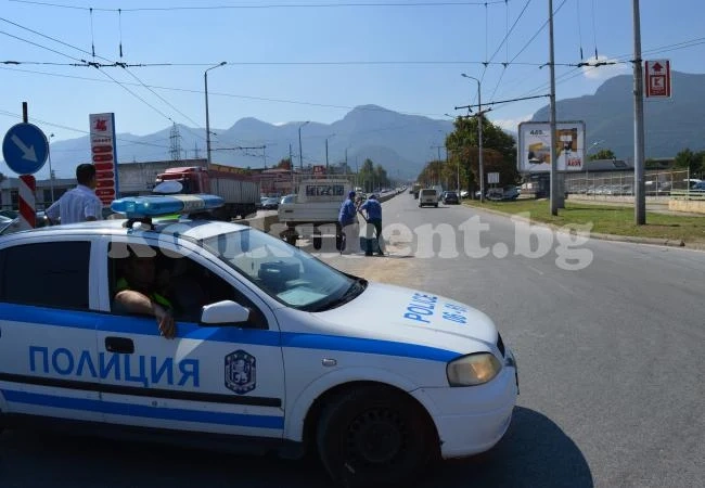 Блокираха бул. „Мито Орозов“ заради разсипан чакъл