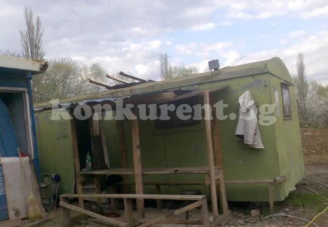 Задигнаха метален шкаф от фургон край язовира в Ракево