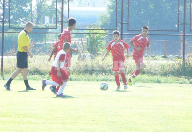 Школата на Ботев прави 3 контроли за ден