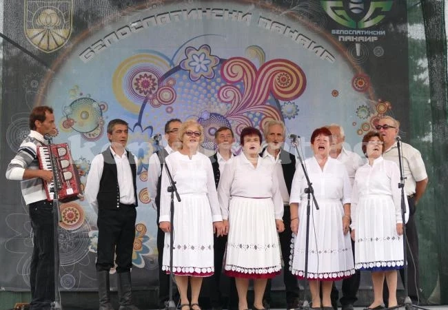 Певци от Бърдарски геран грабнаха публиката в Бяла Слатина