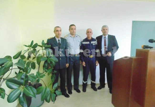 Наградиха огнеборци от Враца на професионалния им празник