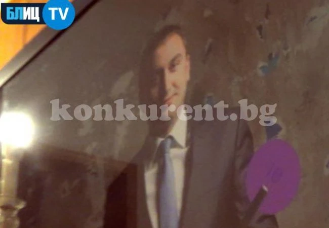 Айхан Етем в изложба на американски фотограф