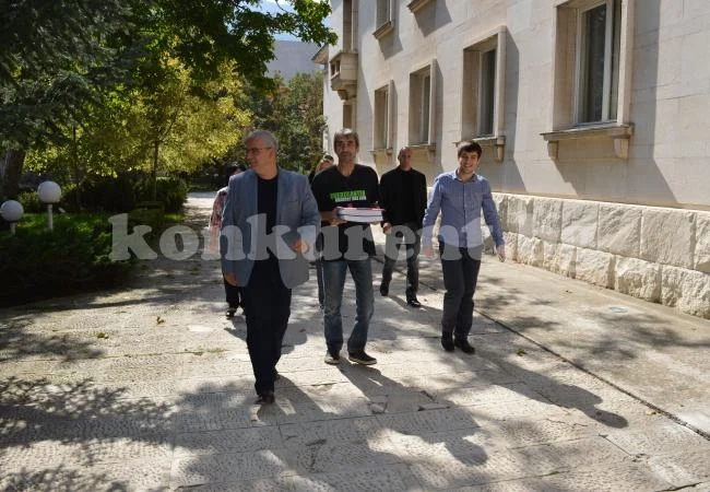 ВИДЕО: Над 5 600 врачани подкрепиха Николай Иванов в подписката за кмет