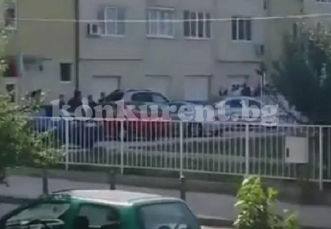 Сватба завърши с екшън, дете стреля с боен пистолет