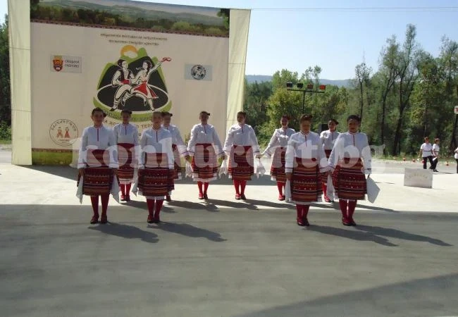 Танцьори от Бутан играха на национална сцена