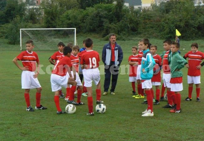 Хлапетата на Гарев биха Борован без да играят