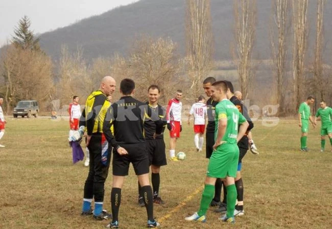 Пъстрина допусна първо поражение