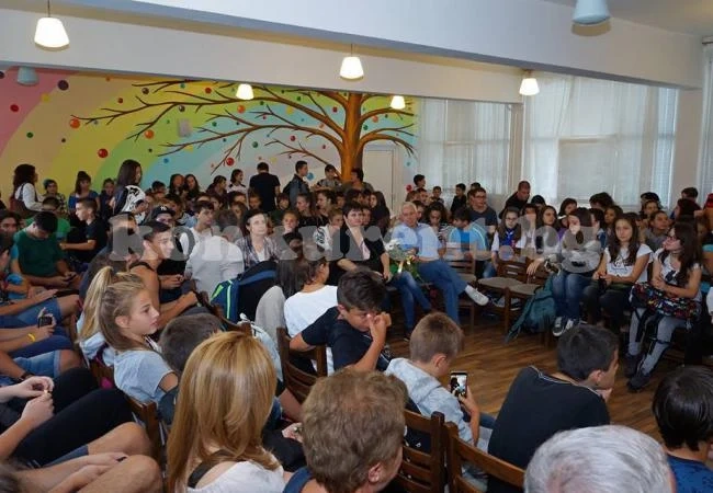Чуждестранни гости уважиха Деня на езиците в ЕГ „Йоан Екзарх”