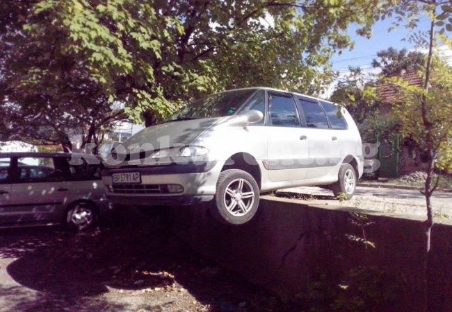 Врачанин остави колата си във въздуха
