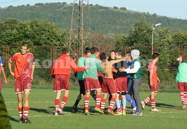 Ботевци обърнаха Монтана при U17 в епична драма